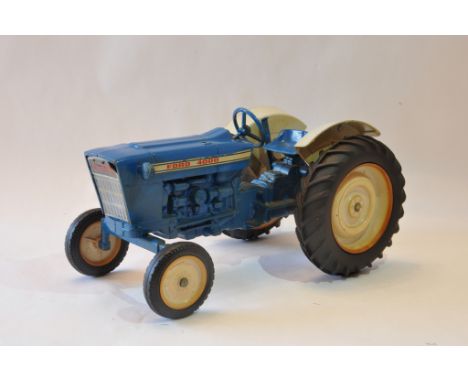 Ertl 1/16 scale Ford 4000 Tractor (exhaust is included). Good Plus. 