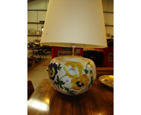Decorative Pottery Lamp 