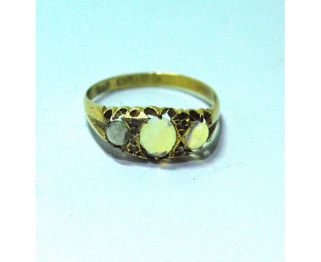 Ring with three opals and diamond points, in 18ct gold, 1902. Condition Report Size N.  2g