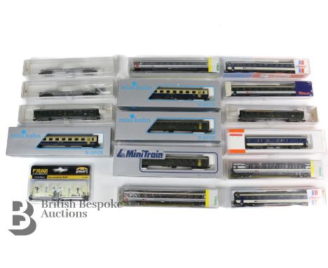 Collection of boxed model N gauge Swiss railway carriages and wagons, including Roco N24330 SBB CFF FFS sealed and unopened, 