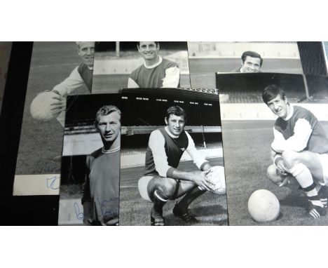 ARSENAL AUTOGRAPHED CLUB CARDS
Ian Ure, Frank McClintock, Bob Wilson, Gerry Armstrong, TerryNeil, George Graham