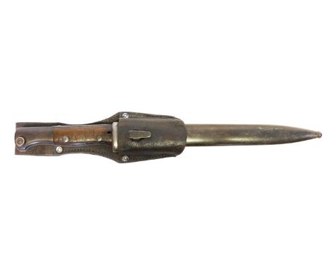 German 1884/98 pioneer saw back short bayonet and scabbard, 10inch blade with criss-cross teeth, the ricasso stamped with E&F