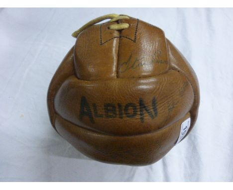 Football Autographs - Vintage ball signed by the Manchester United Busby Babes in 1953 including Johnny Carey, John Aston, Al