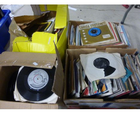 Vinyl - Large collection of 45's including Rock & Pop from the 1960's onwards featuring Brenda Lee, Lulu, Cliff Richard, Dian