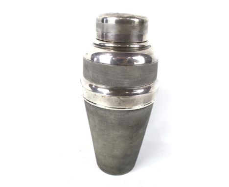 A vintage silver plated cocktail shaker. S. J. Levi & Co., Birmingham, Leviathan Plate, Squirrel Brand. H24cm Condition Repor