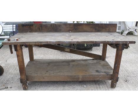 A vintage carpenter's work bench. L183cm x D77cm x H93cm