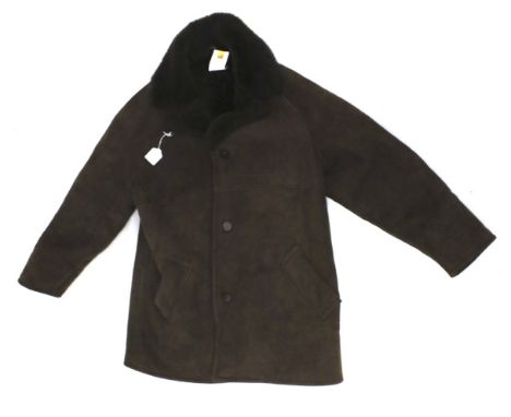 A gentleman's vintage brown sheepskin coat. By Richard Draper, Glastonbury. Size chest 42ins/107cm