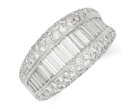 3.25 CARAT DIAMOND RING set with round and baguette cut diamonds totalling 3.25 carats, size N / 6.5, 10.2g.