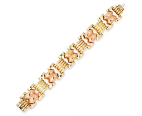 VINTAGE FANCY LINK BRACELET comprising alternating bevelled links, 19.0cm, 38.7g.