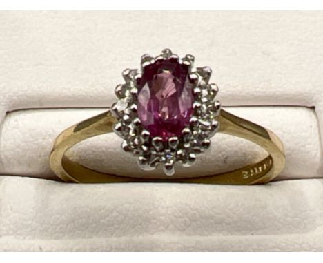 Vintage ladies 9ct gold Ruby and diamond cluster ring. Size L1/2 (1.8g)