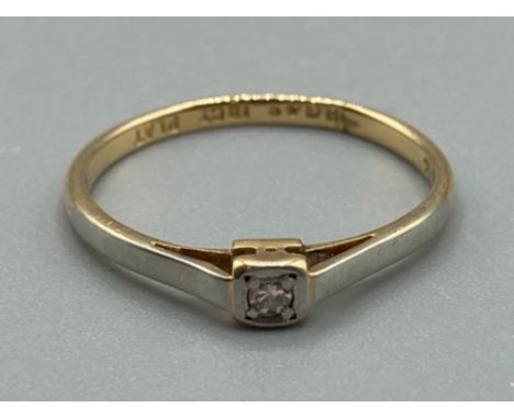 Ladies 18ct yellow gold platinum and diamond solitaire ring size K 1.2g gross