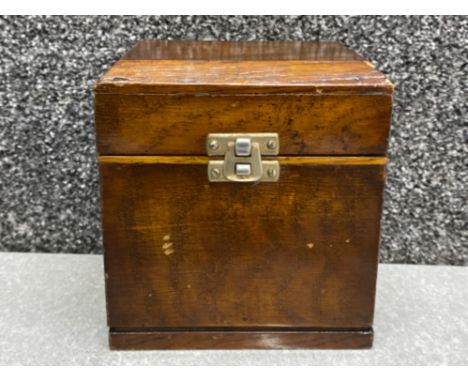 Antique mahogany playing card box, 13x12x9cm