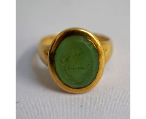 VINTAGE JADE INTAGLIO RINGwith engraved Crest and bearing the inscription 'Fortuna Sequator' (Fortune follows the Spirited), 
