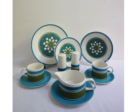 RETRO J & G MEAKIN STUDIO POTTERY DINNER SERVICEwith stylised green and blue decoration, comprising seven dinner plates, six 