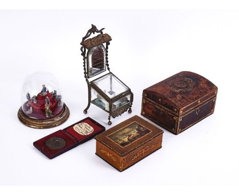 A FRENCH NOVELTY JEWELLERY CASKET, A TOLE PEINTE BOX AND FURTHER ITEMS (5)19th Century &amp; LaterThe gilt-metal and glass ca