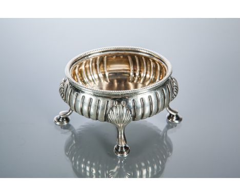 GEORGE III SILVER OVAL TABLE SALT
maker D & R Hennell, London 1763, with reeded decoration on four legs with hoof feet, appro