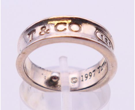 A Tiffany silver ring. Ring size G. 