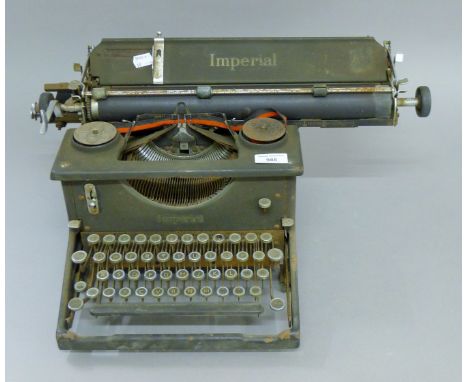 A vintage Imperial typewriter. 51 cm wide.