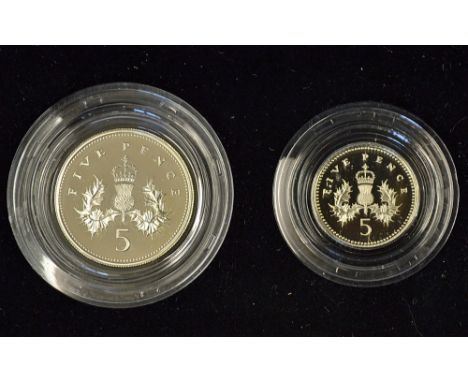 1990 Silver Proof Five Pence Two Coin Set Royal Mint appears in good condition, complete with original box