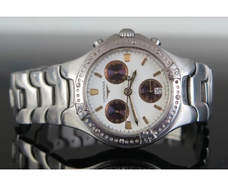 A Longines Gent's Steel Cased Chronograph Wristwatch, 27 jewel L 541.2 quartz movement, inner case back no. 7743 / 541, c. 38