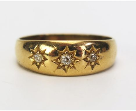 An Antique 18ct Gold and Old Cut Diamond Gypsy Ring, size P.5, London 1905, 4.03g 