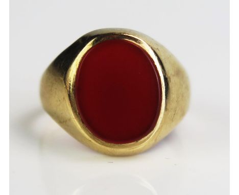 A 9ct Good Signet Ring set with carnelian, hallmarked, size I.25, c. 2.73g 