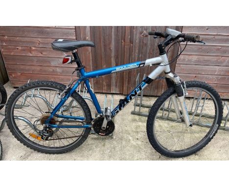 26" Giant Boulder gents bicycle with sprung forks