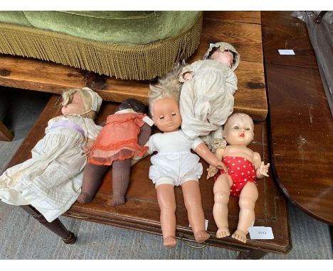 5 vintage dolls