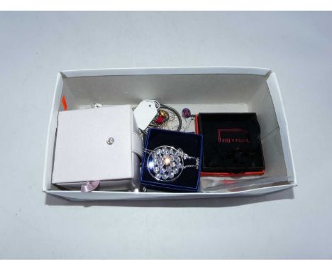 A collection of various jewellery to include a silver crucifix pendant, Zenith ladies wristwatch,etc
