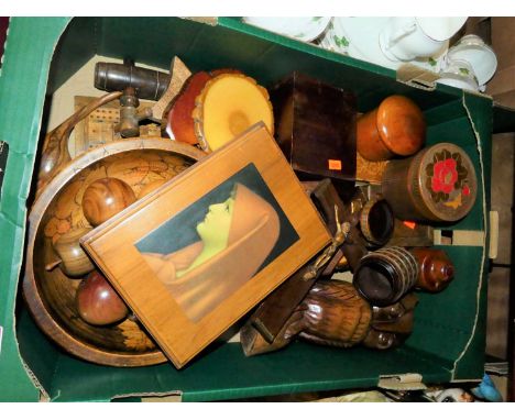 A box of miscellaneous treen, to include walnut and tunbridge inlaid cribbage scorer, woodcraft ornamental fruit, turned wood