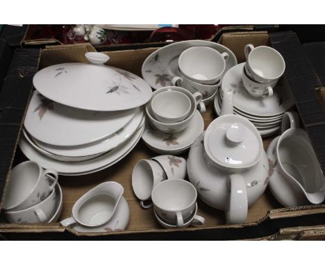 A Royal Doulton Tumbling Leaves pattern porcelain part tea and dinner service 