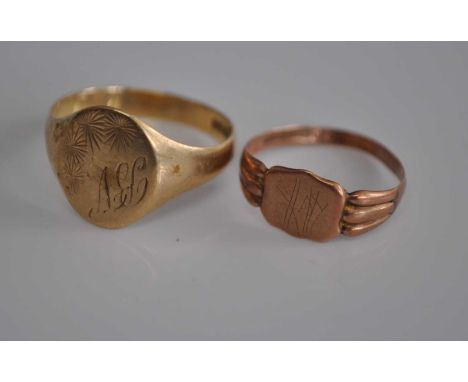 A gents 9ct gold signet ring together with one other smaller example, gross weight 4.4g (2) 