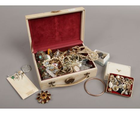 A jewellery box and contents of vintage costume jewellery, micro mosaic brooch, earrings, pearl necklaces, bangle white paste