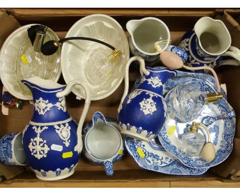 Three graduated blue and white jugs, eight pieces of Spode Italian pattern including two dishes and two jugs, three jelly mou