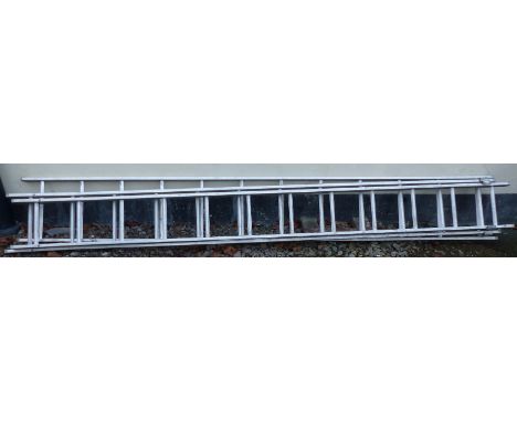 Three piece aluminium ladder