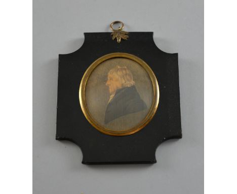 Portrait miniature depicting a gentleman, in scalloped frame, 8cm x 7cm,