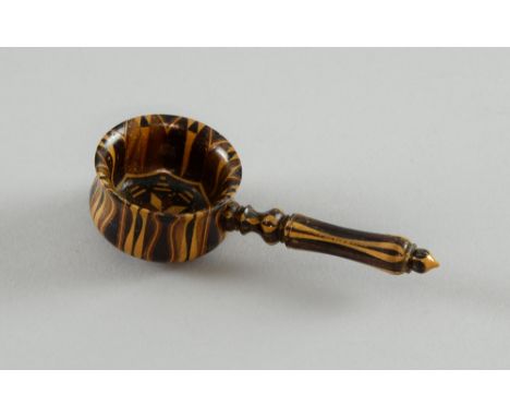 Tunbridge ware tea caddy spoon of saucepan form, 7cm,
