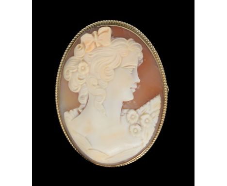  cameo brooch, carved shell portrait cameo mounted in 9ct yellow gold 