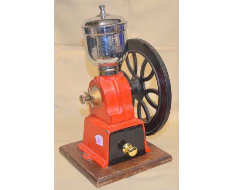 Red cast-iron side-wheel table mill with chrome hopper, 29cm,