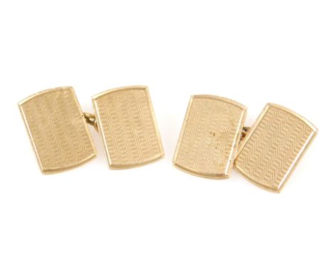 A pair of 9ct gold chain link cufflinks, with engine turned decoration, 7.39g.