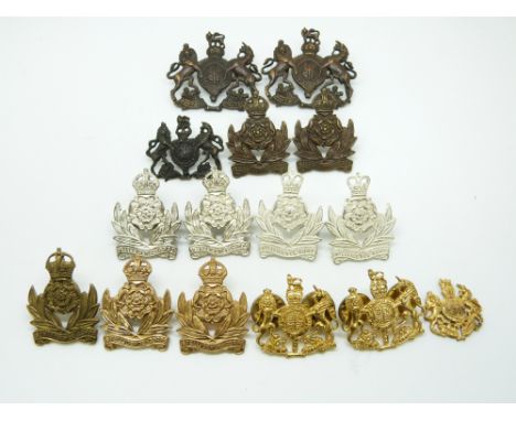 Fifteen British Army Intelligence and General Service Corps metal collar badges in six pairs plus three, one pair stamped J.R