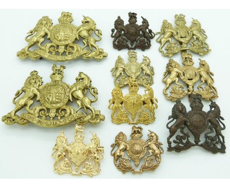 Ten British Army General List / The Royal Coat of Arms metal badges