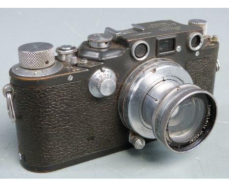 WWII German military, Luftwaffe or similar Leica IIIc 35mm rangefinder camera with grey painted body, serial number 388752, c