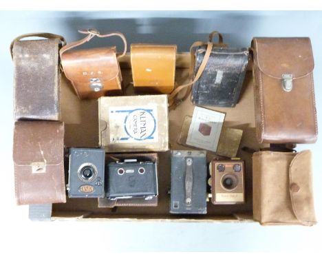 Quantity of collectable folding and box cameras to include Klimax model I, Zeiss Ikon, Kodak folding cameras, Ensign box came