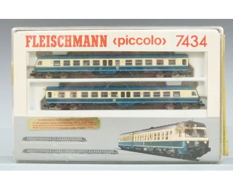 Fleischmann N gauge model railway Piccolo locomotive set 7434, in original box.&nbsp;