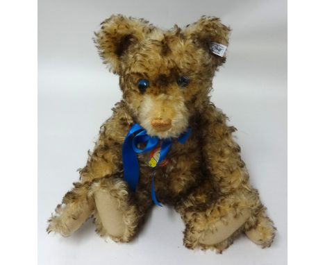 Steiff limited edition Petsy with gruff box.
