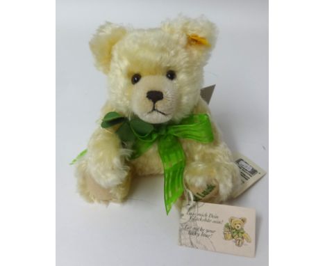 Steiff Glucksbringer bear, code 028120.