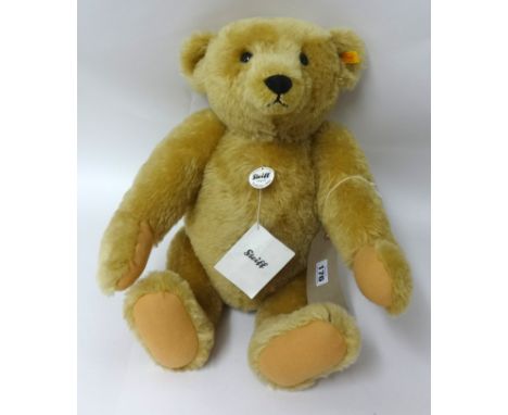 Steiff large classic bear with gruff box.