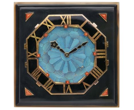 Kl. Tischuhr Cartier, Frankreich,Art Déco um 1925. Messing vergoldet. Handaufzug. Werk-Nr. 3988. Gehäuse-Nr. 1236. Quadrat. G