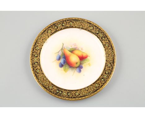 Royal Worcester cabinet plate, hand painted centre panel of assorted fruit, signed A. Shuck, date coded 1925. 22cm diameter 